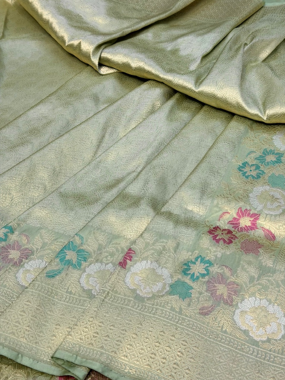 Pista Green Pure katan silk handvowen banarasi saree