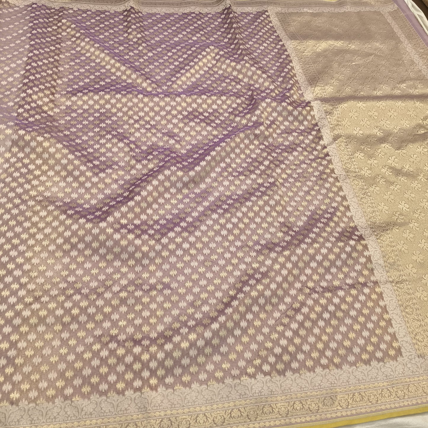 Pure Kora Tissue Handloom Banarasi Saree