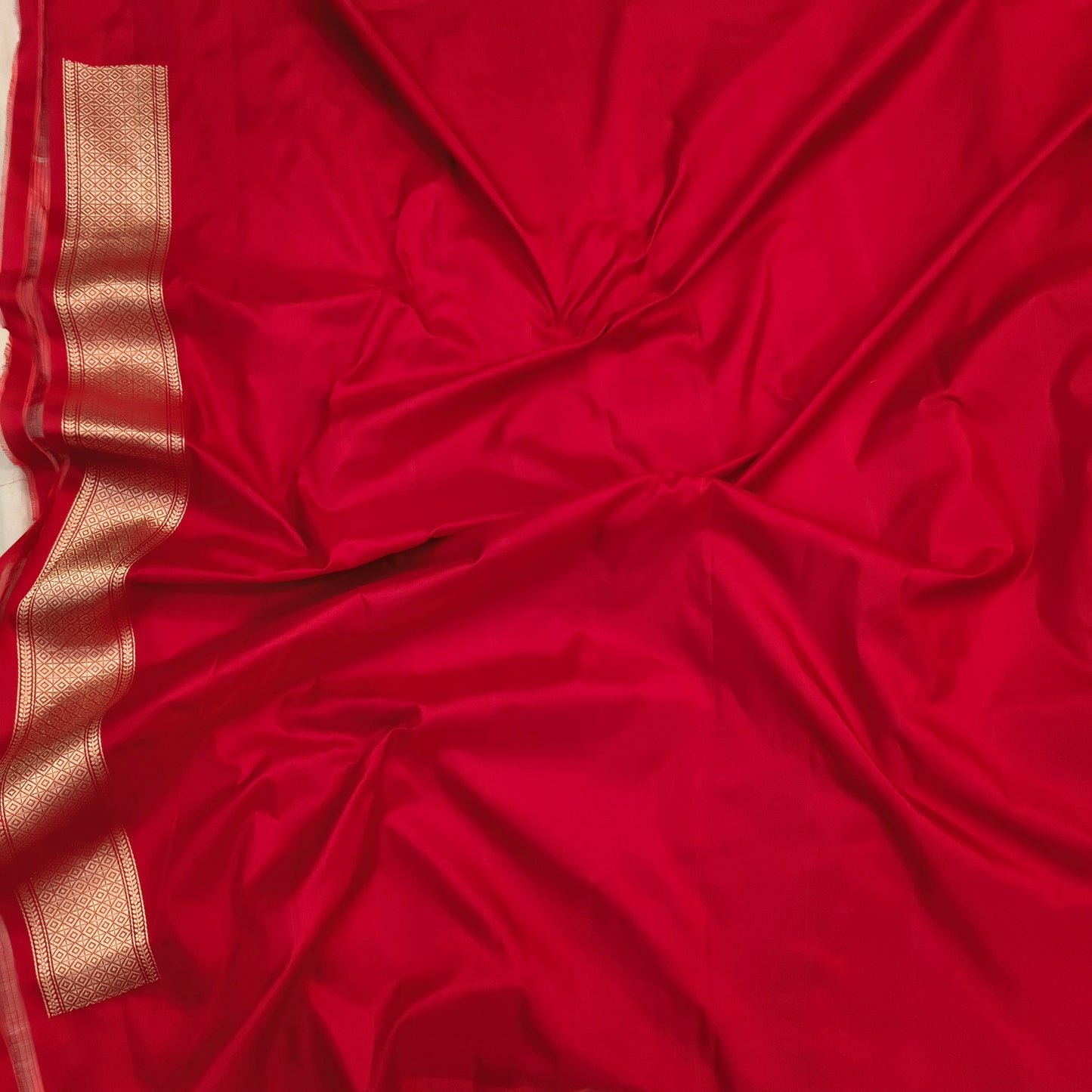 Red pure katan silk handvowen banarasi saree