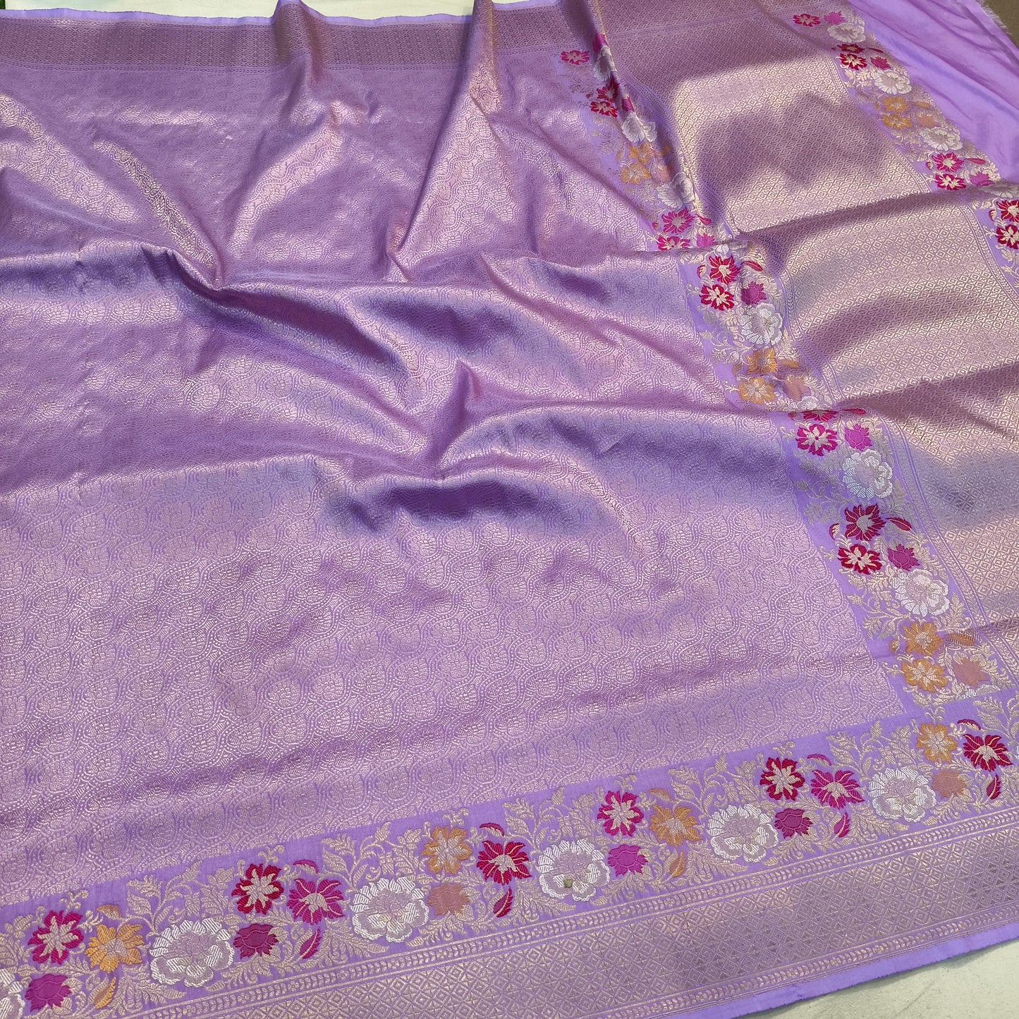 Lavender pure katan silk handvowen banarasi saree