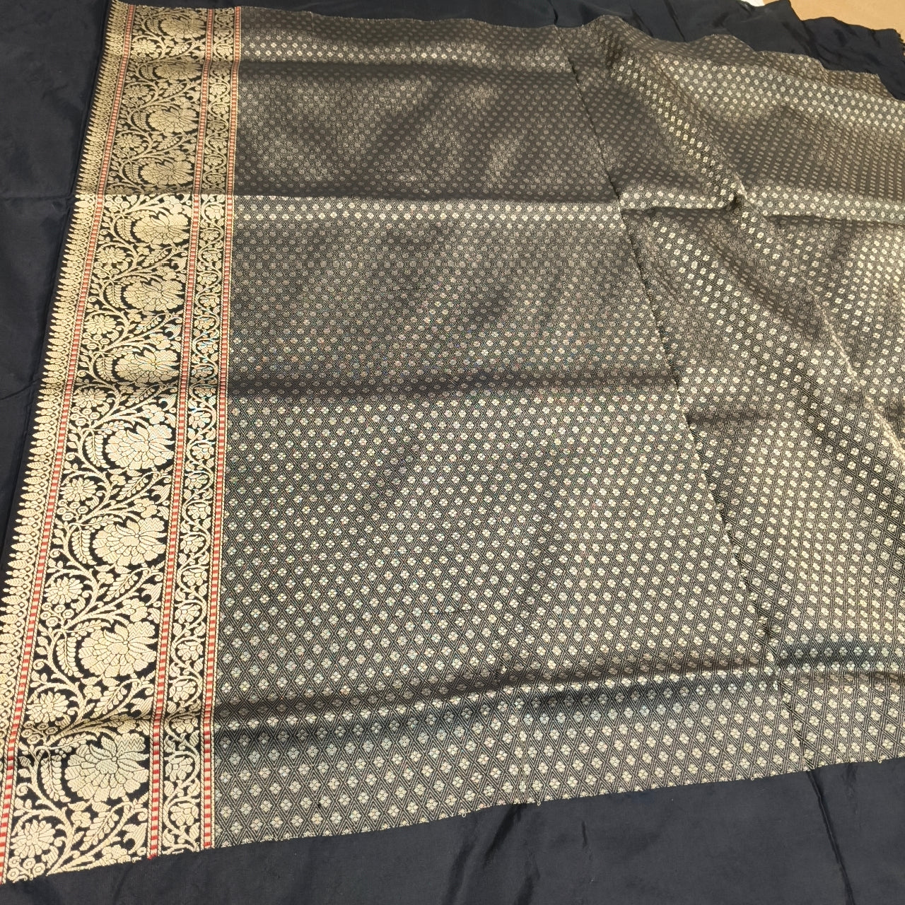 Black pure katan silk handvowen banarasi saree