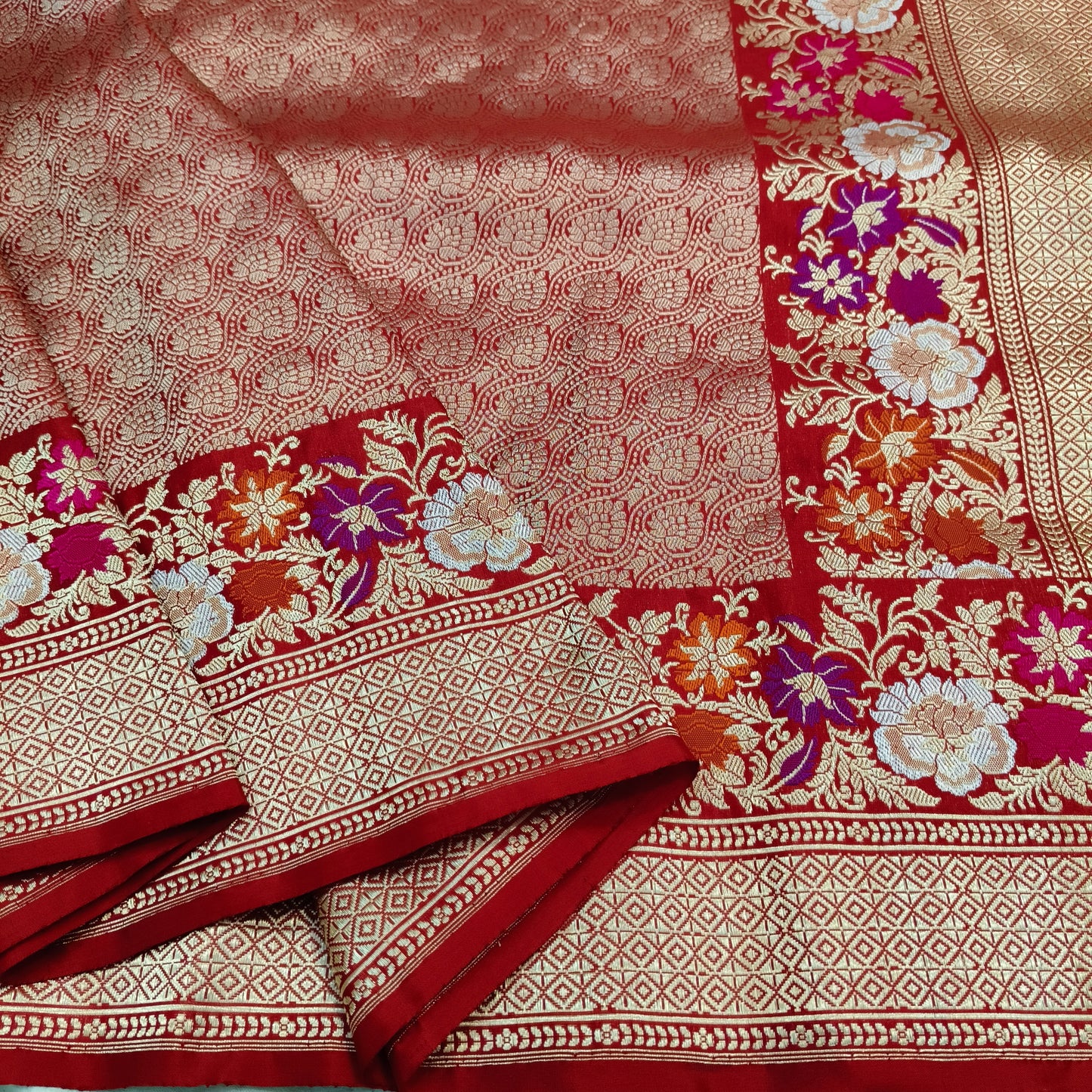 Red pure katan silk handvowen banarasi saree