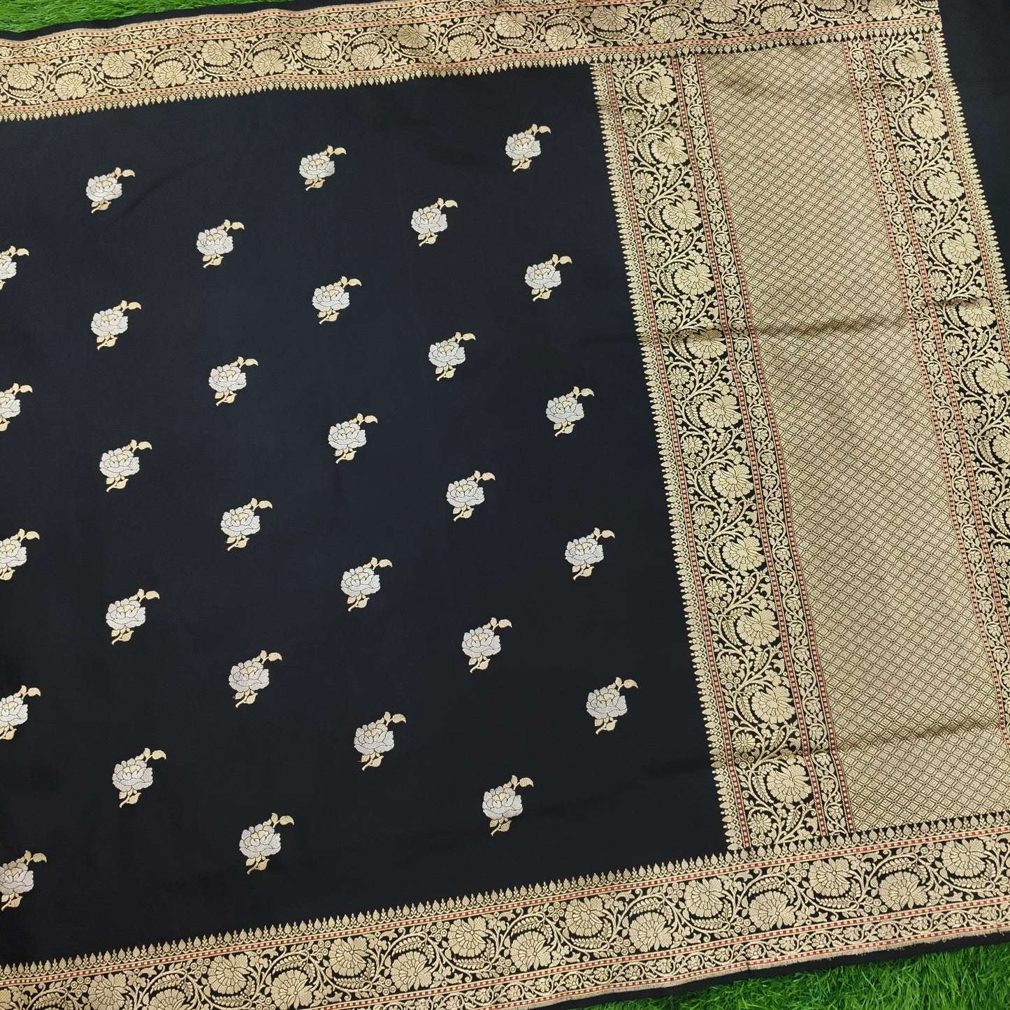 Black pure katan silk handvowen banarasi saree