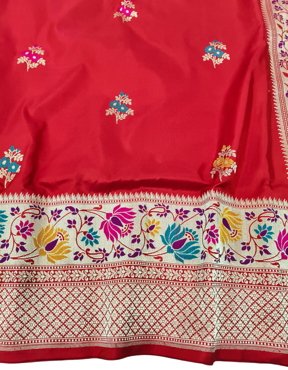 Red pure katan silk handvowen banarasi saree