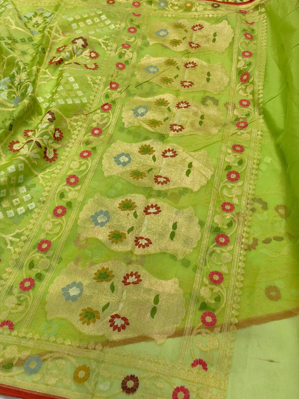 Pista Greren Banarasi Kora Jamdani Silk Handwoven Saree