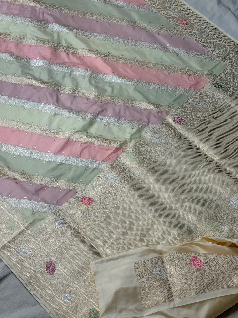 Ivory Handwoven Pure Banarasi Rangkaat Silk Saree – Pure Katan Silk | Rangkaat Technique | Luxury Banarasi Saree