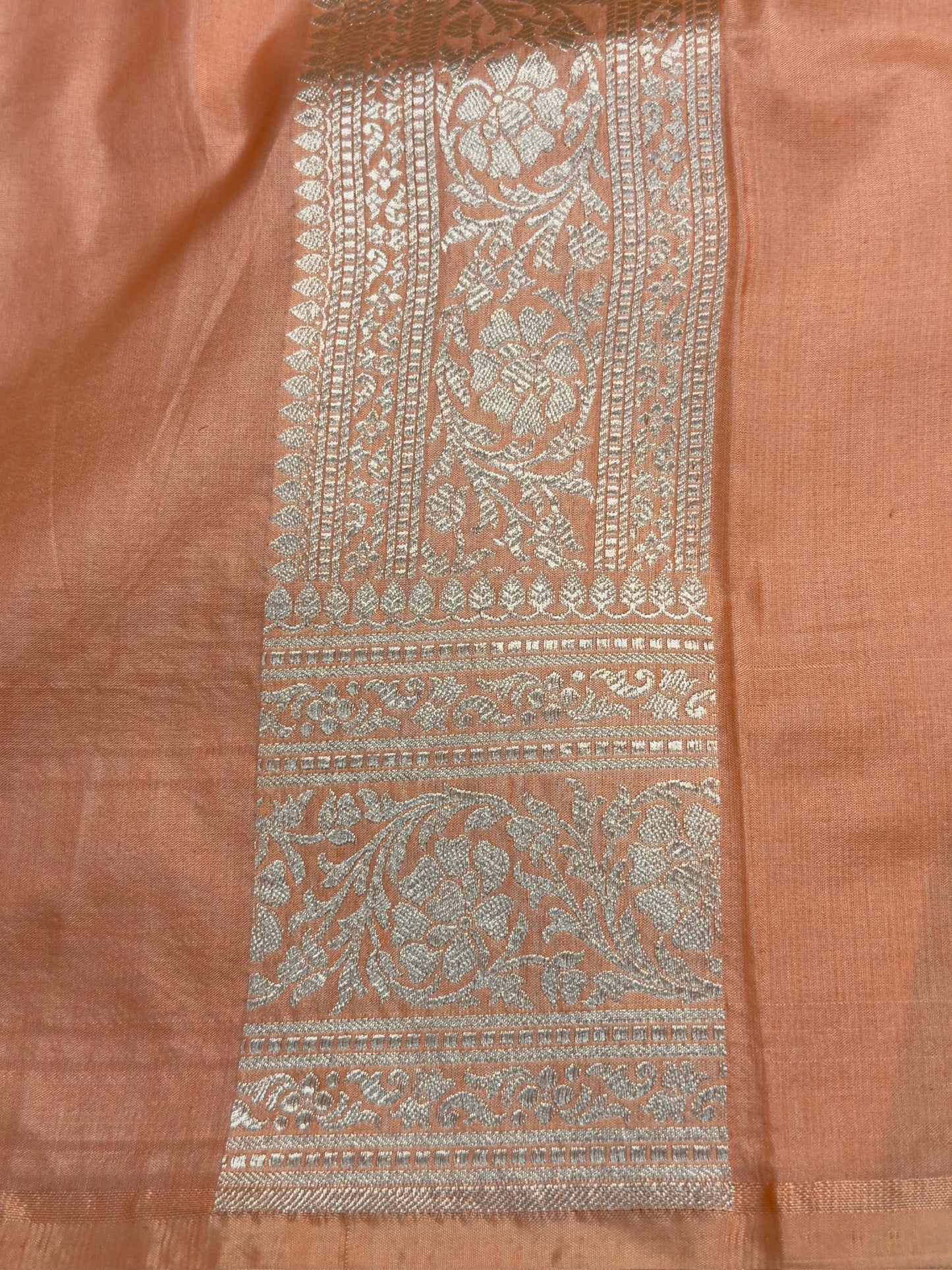 Peach Banarasi Pure Katan Silk Saree | Pure Silk | Cutwork Technique | Banarasi Katan Silk Sare9e